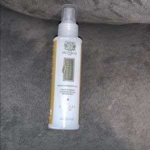 Akin&comes radiant dew